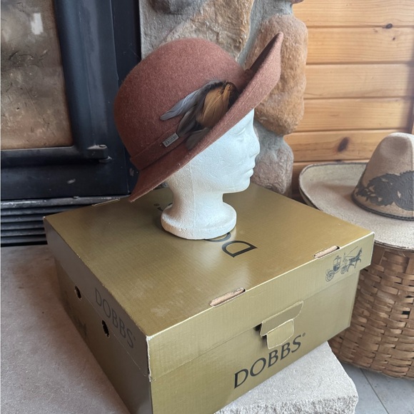 1990s‎ Betmar 100% Wool Feathered Hat - Picture 1 of 6